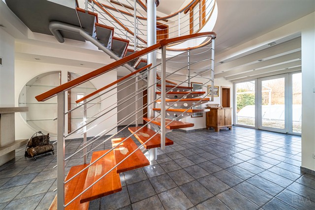 centrální část domu [37/89]