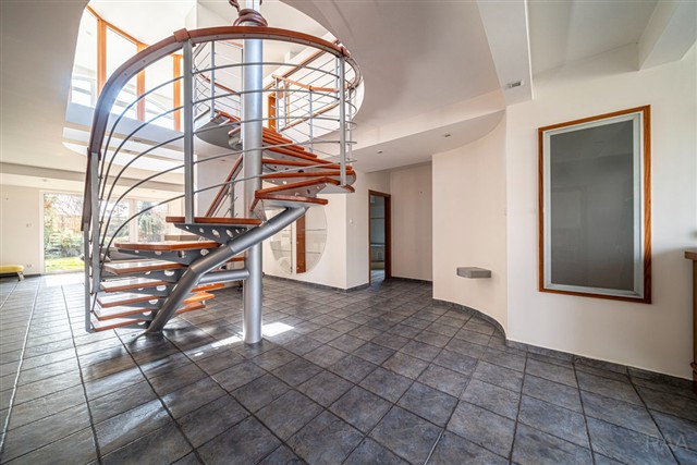 centrální část domu [39/89]